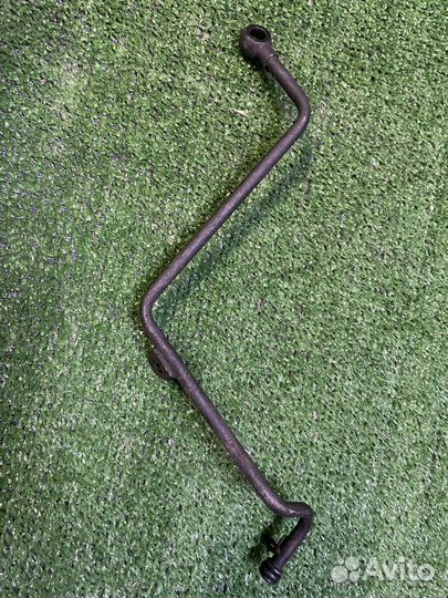 Трубка подачи масла в турбину Mercedes-Benz C W204