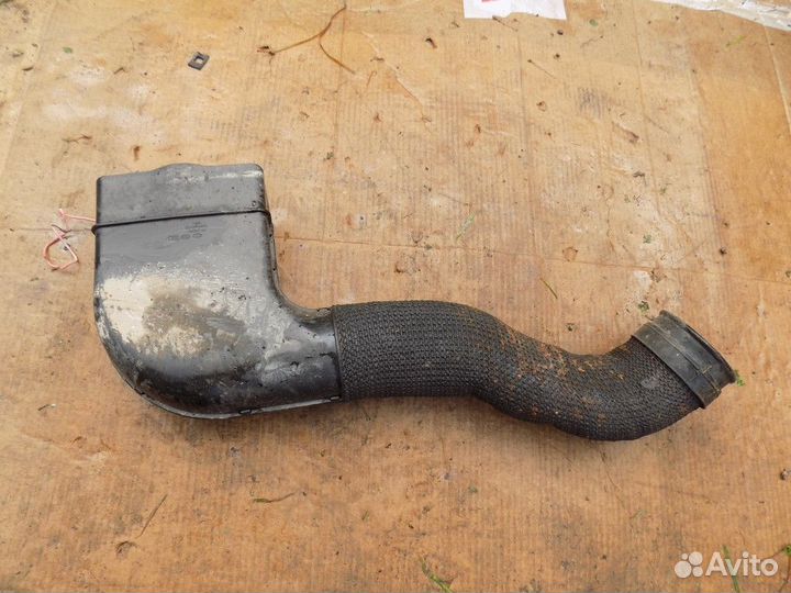 Воздухозаборник (внутри) Tucson 2004-2010