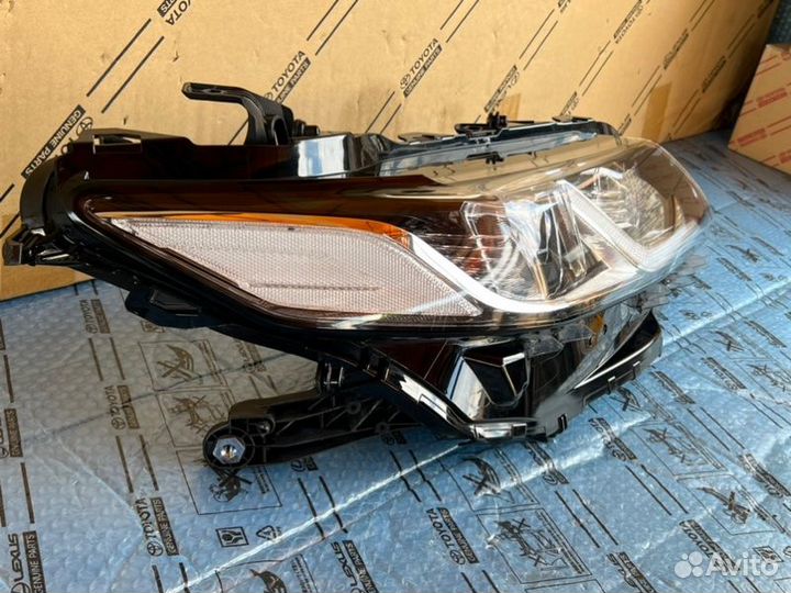 Фара светодиодная правая Toyota Camry 70 17-22
