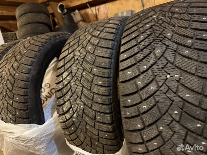 Pirelli Ice Zero 2 285/45 R21