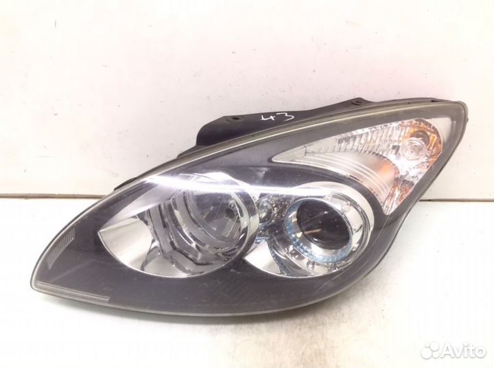 Фара 921012R010 Hyundai i30 (2007-2012)