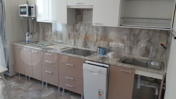 2-к. квартира, 77 м², 5/17 эт.