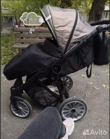 Прогулочная коляска