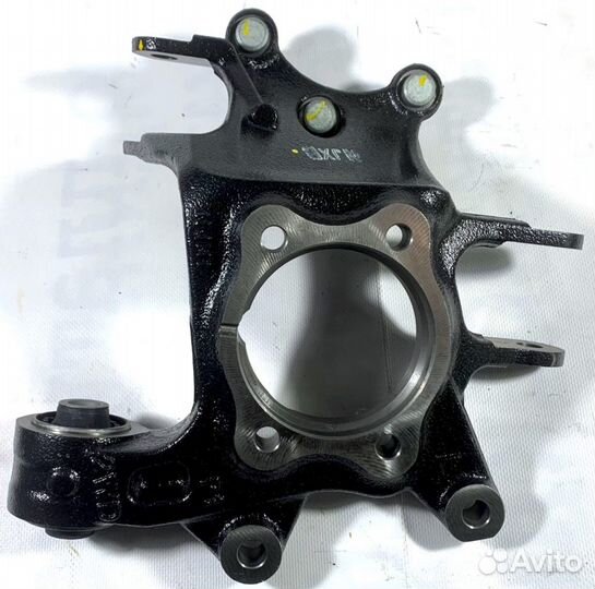 Кулак задний левый Sportage ix35 2WD 2015