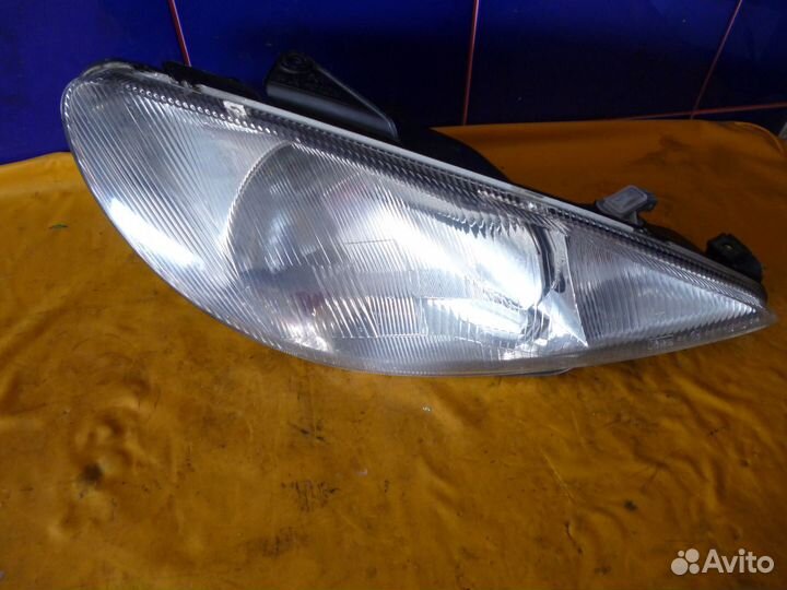 Фара передняя правая пежо 206 Peugeot 206