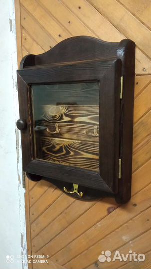 Ключница настенная из дерева