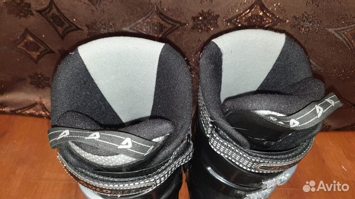 Горнолыжные ботинки 42-43