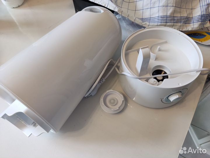 Увлажнитель воздуха Starwind SHC1530 25Вт ультразв