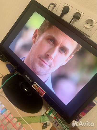 Монитор SamsungS22C300 для компьютера