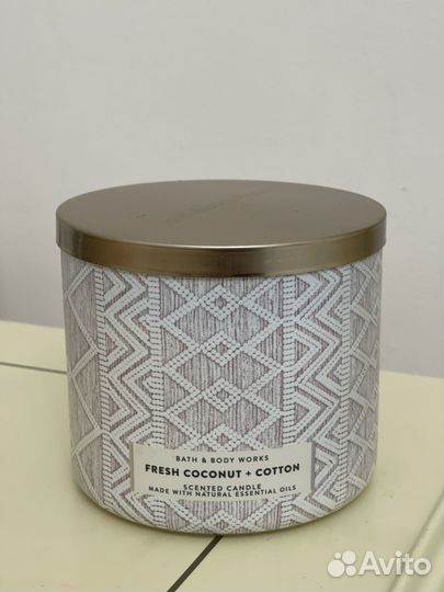 Ароматическая свеча bath and body works
