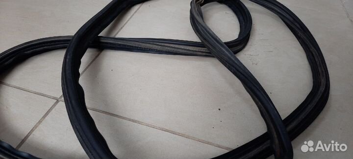 Уплотнитель багажника Митцубиси Паджеро Пинин / ио