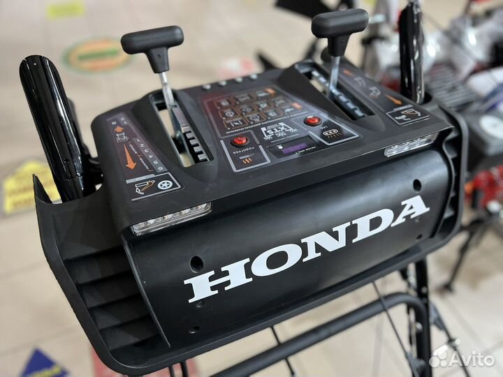 Снегоуборщик гусеничный Honda HSS GX340 13HP