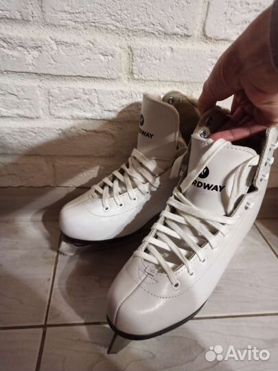 Коньки фигурные