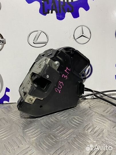 Замок задний правый Mercedes W203