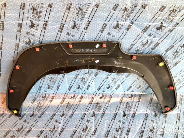 Расширители арок задние левые Toyota Hilux 8