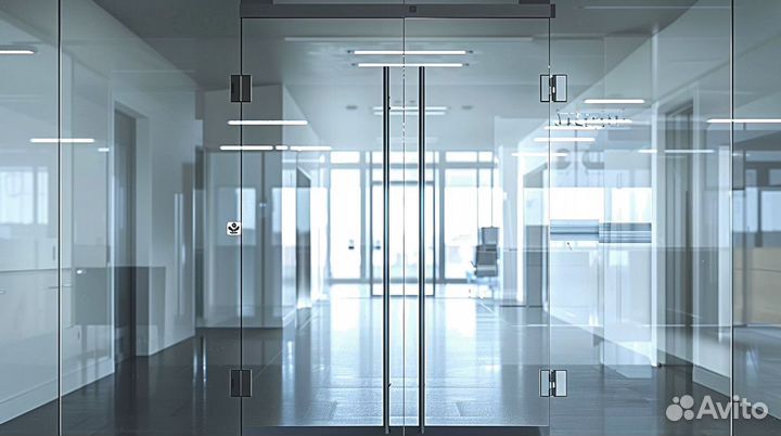 Стеклянная дверь