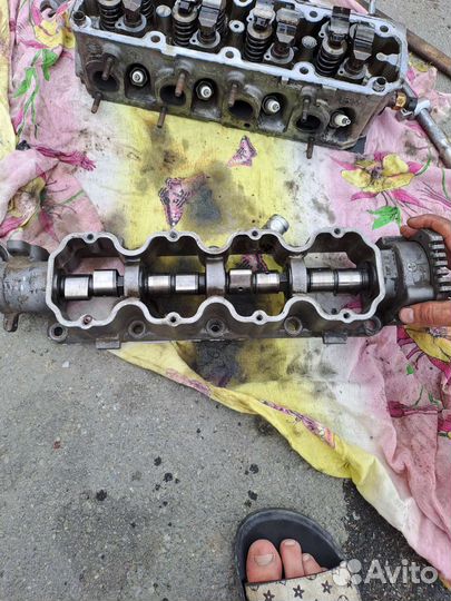 Распредвал с постелью