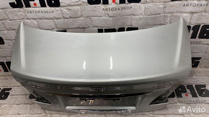 Крышка багажника задняя Infiniti M37 Y51 VQ37VHR