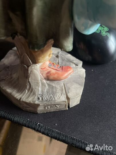 Статуэтка мальчик с лестницей