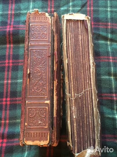 Старинные фотоальбомы.2 штуки.18 фото. бронь