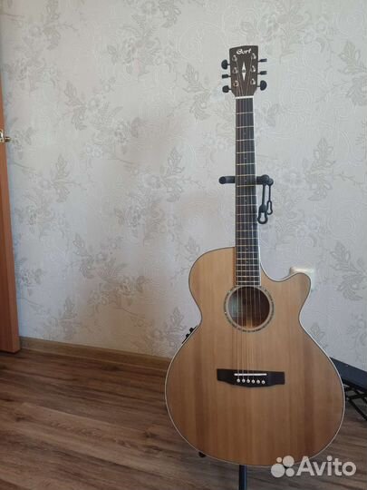 Электроакустическая гитара (массив)