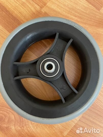 Колесо ненадувное для инволидной коляски