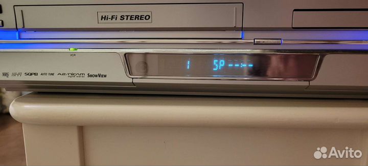 Видеомагнитофон JVC