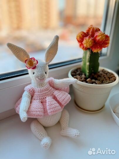 Вязанный заяц на заказ