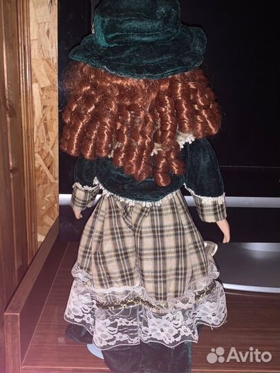 Кукла фарфоровая коллекционная