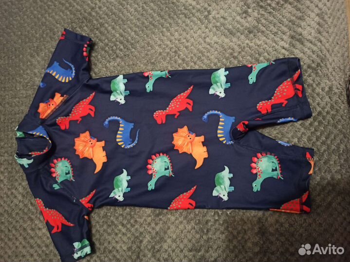 Плавки и купальные костюмы