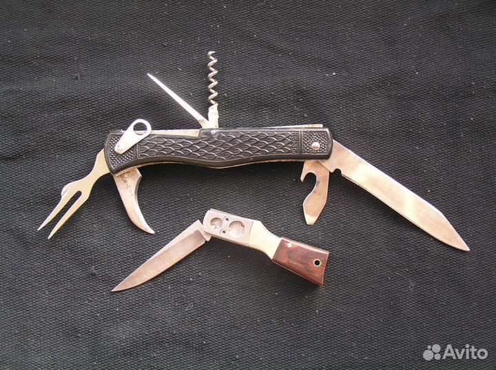 Два складных ножика