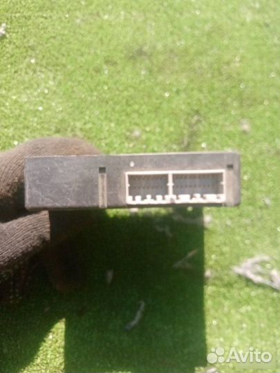 Блок электронный Nissan Primera P12 2003