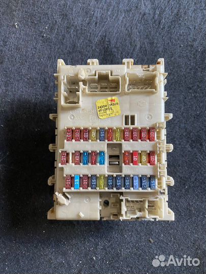 Блок предохранителей салонный Nissan Almera N16