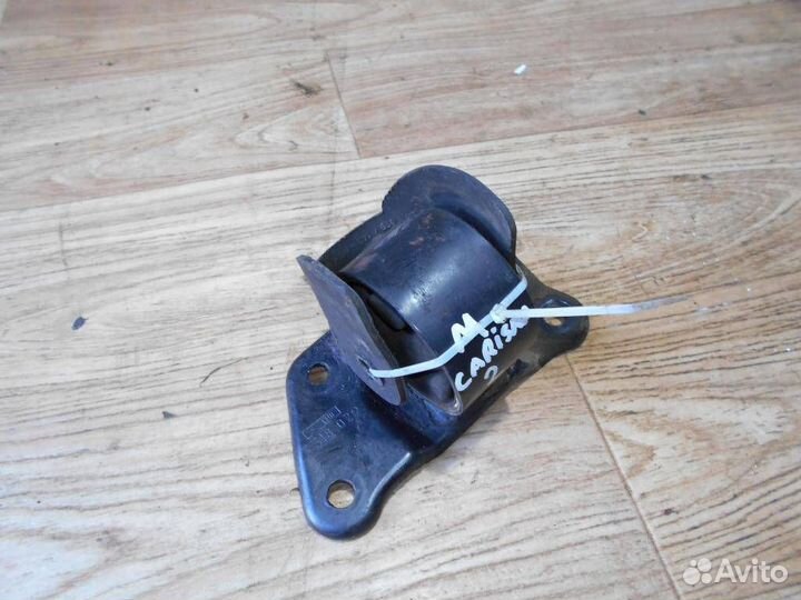 Опора двигателя левая Mitsubishi Carisma (DA) 200
