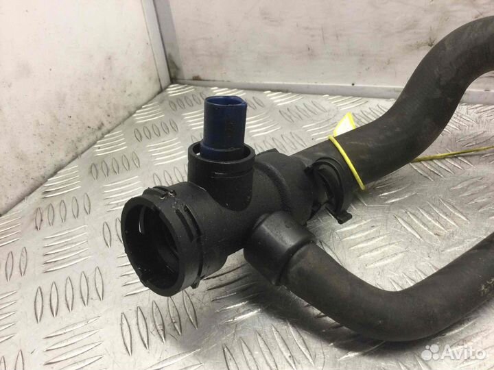 Трубка охлаждающей жидкости пластиковая Audi A4 An