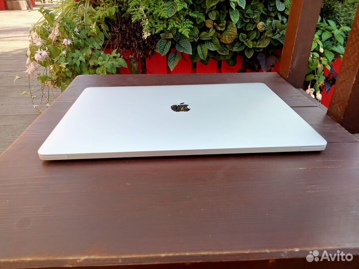 MacBook Pro 15, 98 циклов