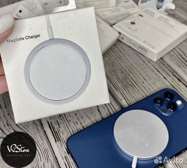 Беспроводная зарядка MagSafe Charger на iPhone