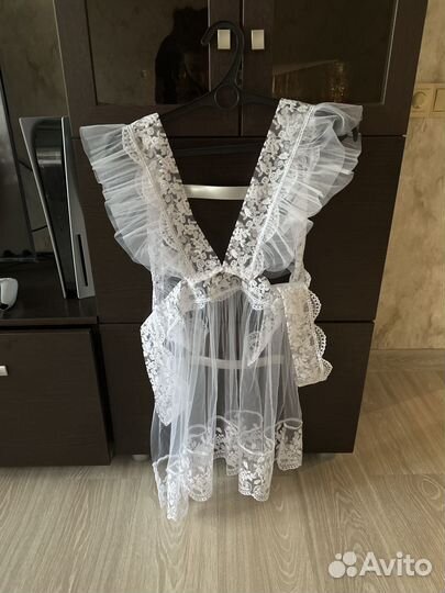 Белый школьный фартук на выпускной