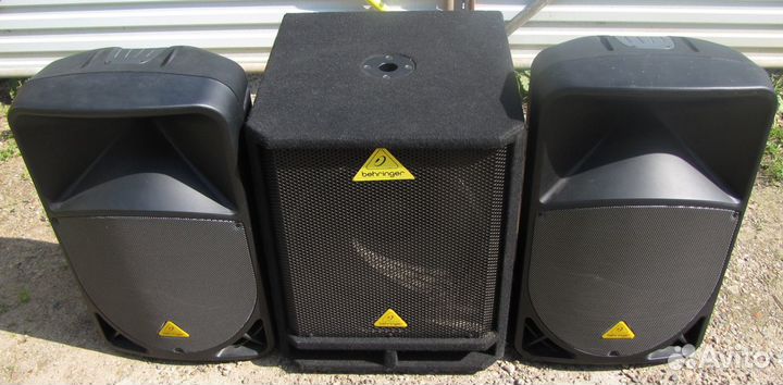 Колонки активные Сабвуфер 1500W 3ш Behringer B115D