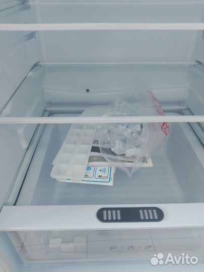 Встраиваемый холодильник Hansa BK2815.0N