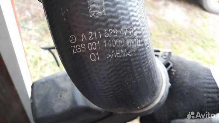 Патрубок интеркулера Mercedes-Benz E-klasse III (W