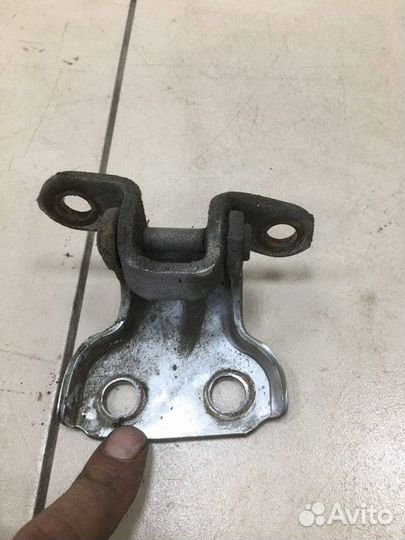 Петля двери задней правой верхняя Toyota Camry