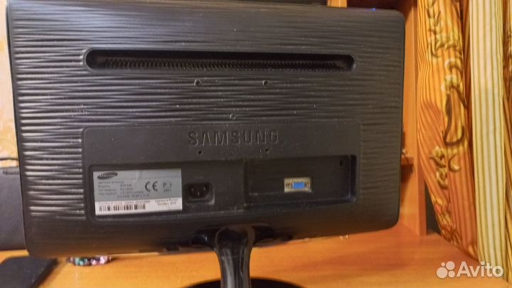 Монитор Samsung