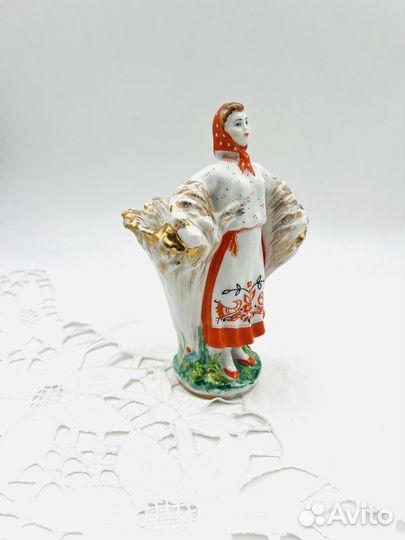 Статуэтка Карандашница Девушка со снопом Лфз