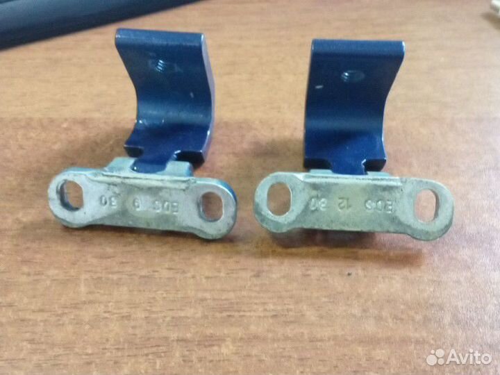 Петли крышки багажника Шкода Фабия2