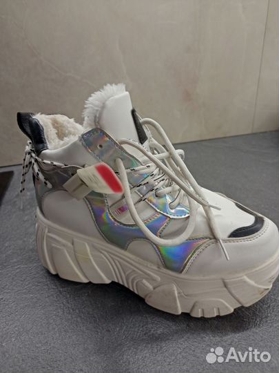 Кроссовки зимние женские 39 размер
