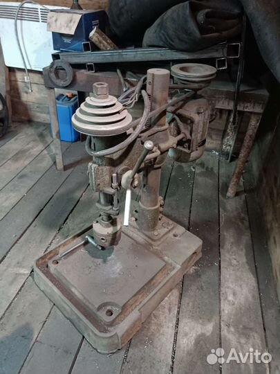 Сверлильный станок советский