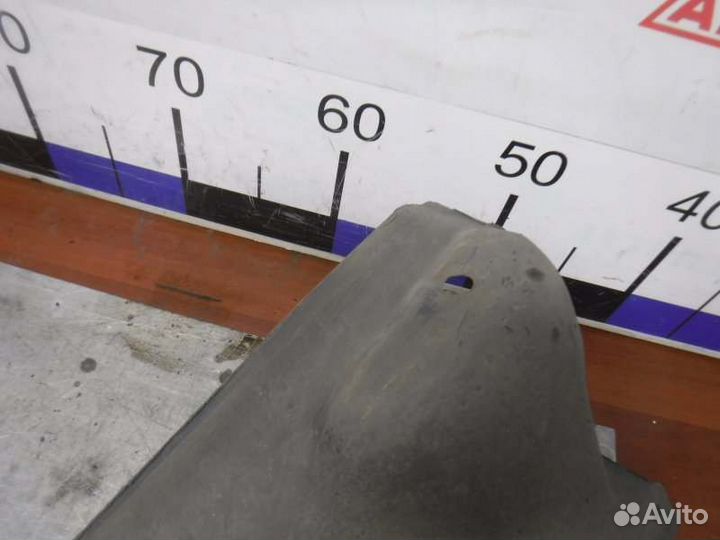 Пыльник двигателя передний правый Toyota Corolla