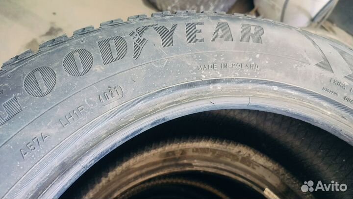 Goodyear UltraGrip Ice 2 235/55 R17 103T