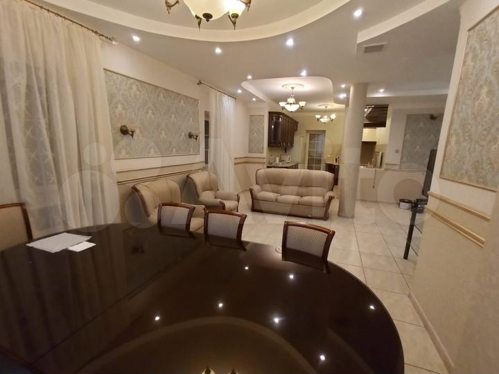 Дом 280 м² на участке 6 сот.